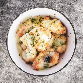 Cheesy Garlic Knots